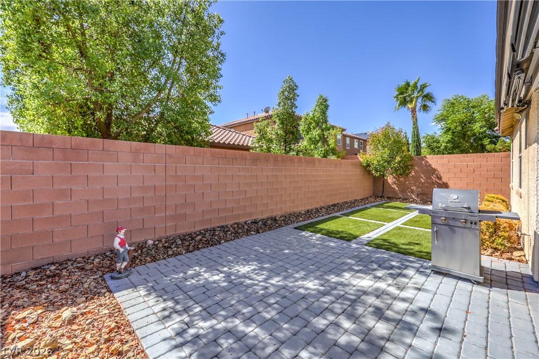 9265 Valley Betica Avenue Property Photo 29