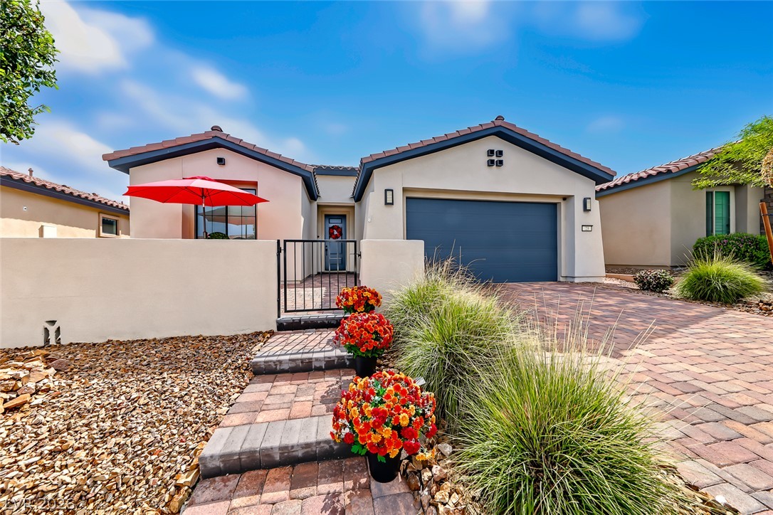 23 Arid Crest Avenue Property Photo 1