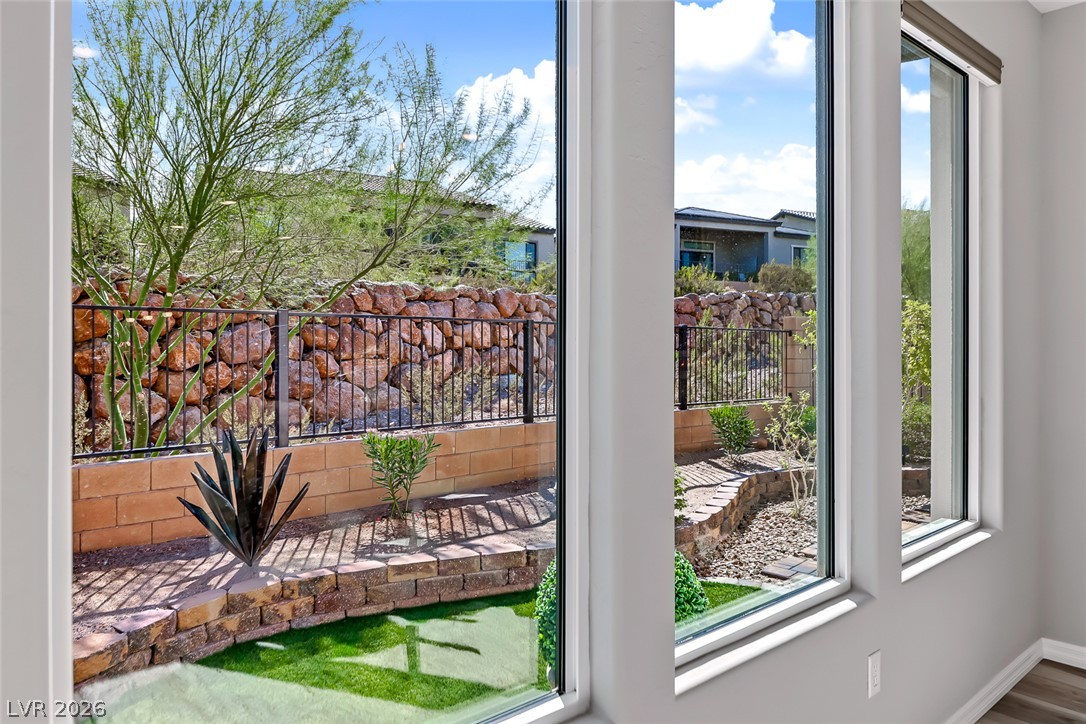 23 Arid Crest Avenue Property Photo 15