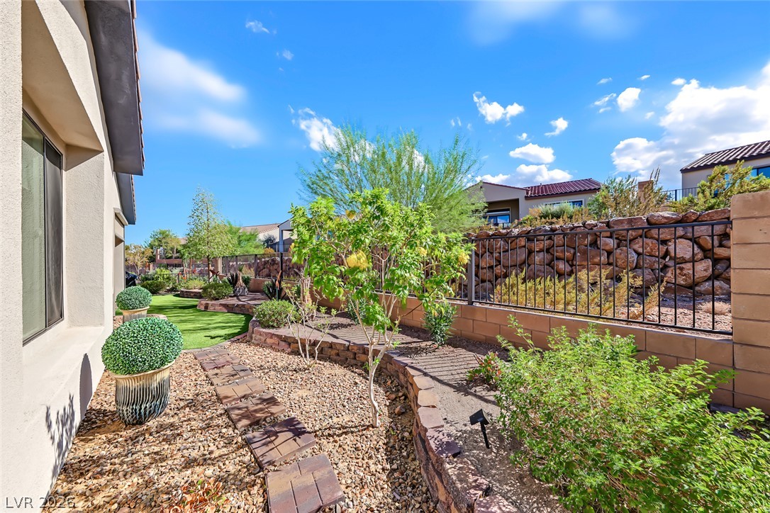 23 Arid Crest Avenue Property Photo 39
