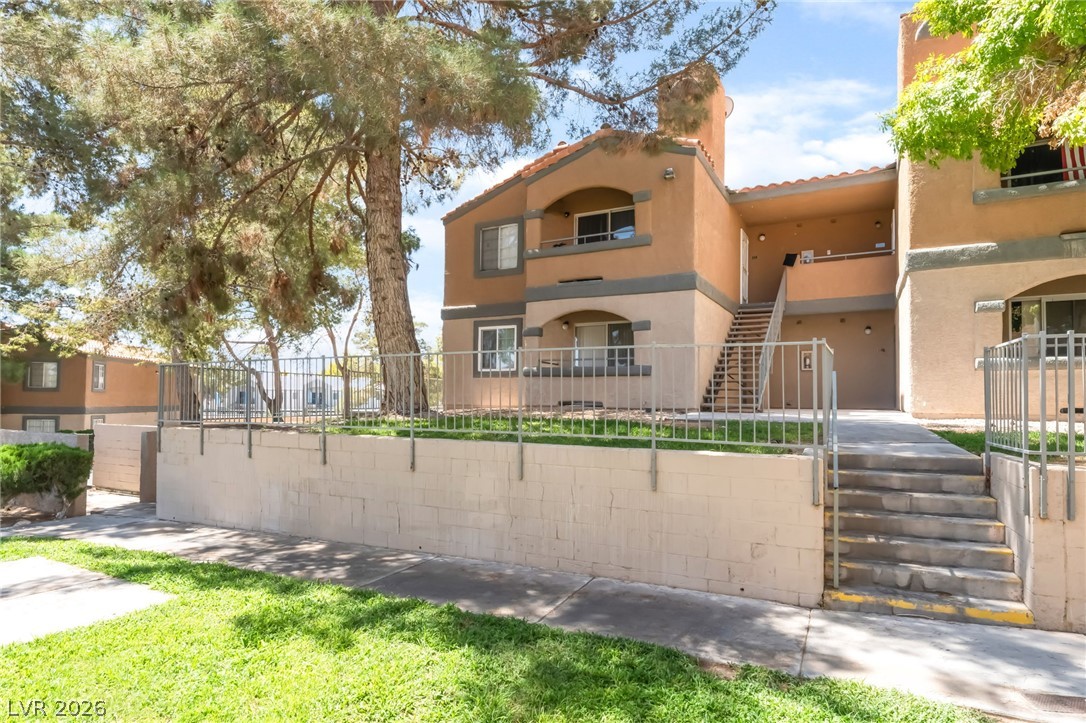 230 Mission Newport Lane 105 Property Photo 1