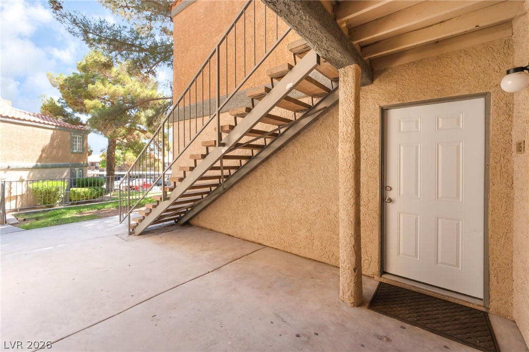 230 Mission Newport Lane 105 Property Photo 4