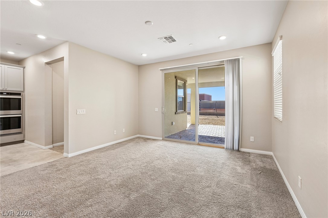 384 Wind Poppy Street Property Photo 16