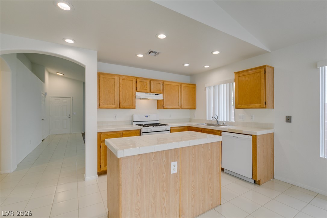 1920 Sondrio Drive Property Photo 1