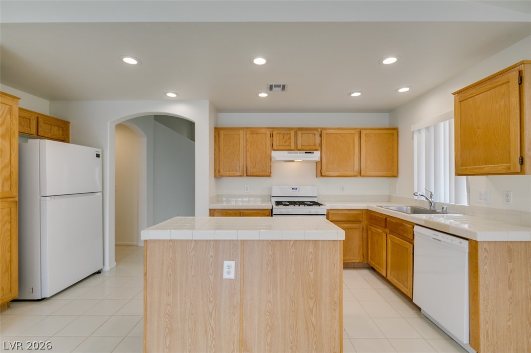 1920 Sondrio Drive Property Photo 2