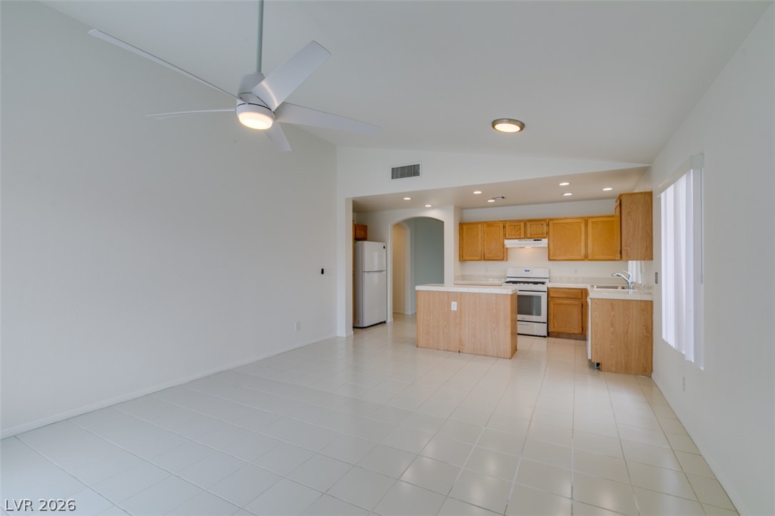 1920 Sondrio Drive Property Photo 14