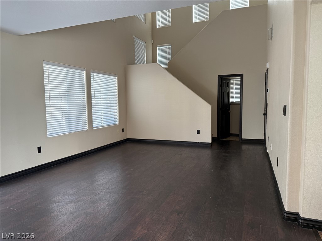 8068 Lyell Mountain Court Property Photo 5
