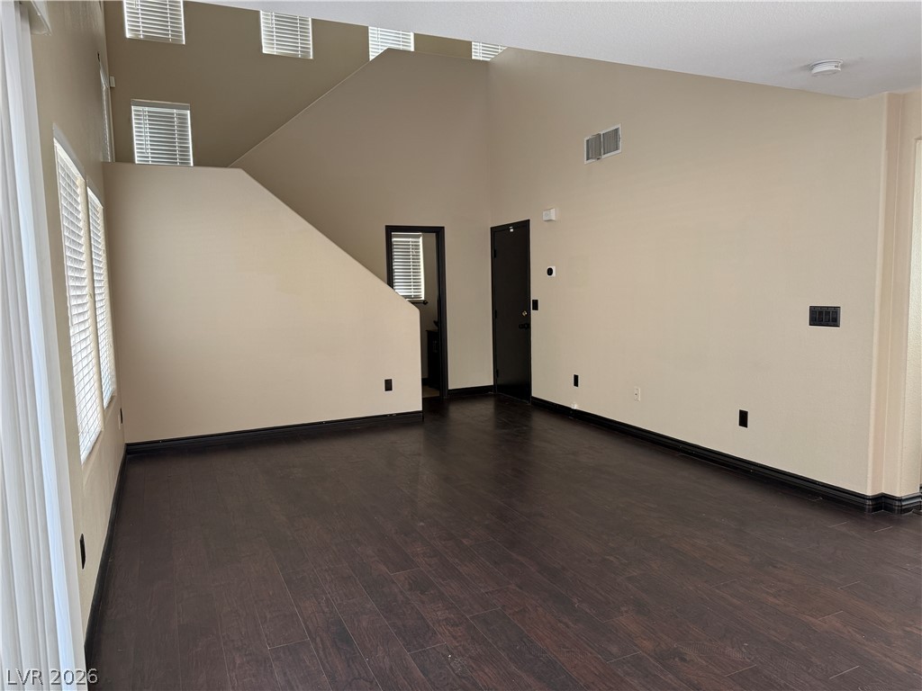 8068 Lyell Mountain Court Property Photo 6