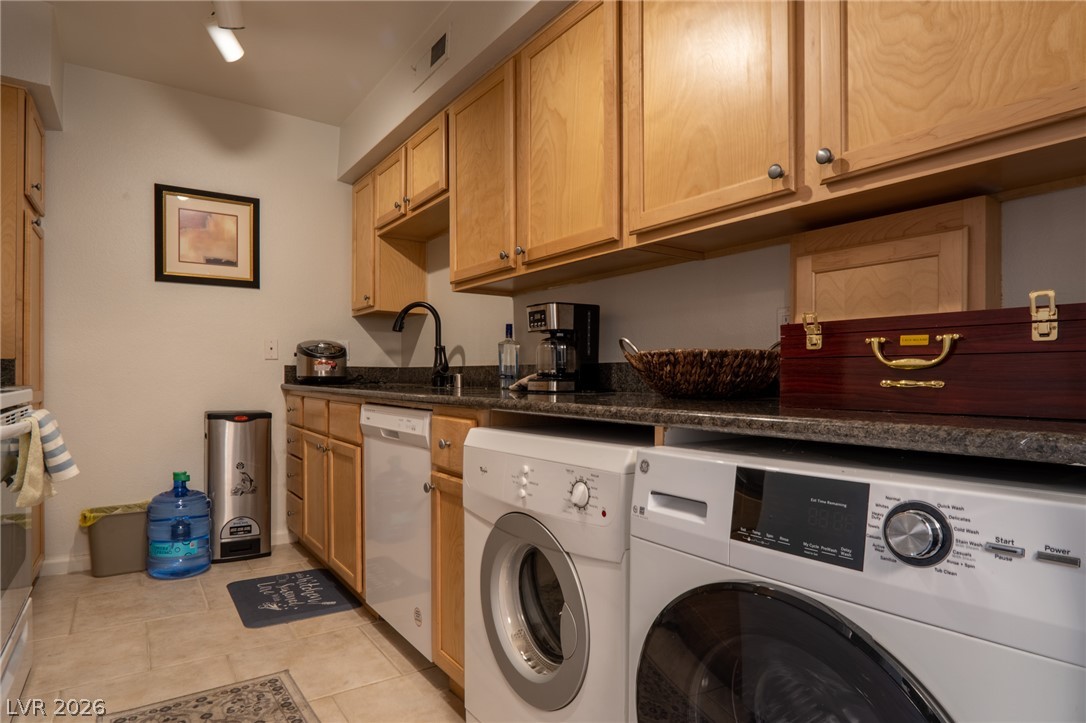 2855 Geary Place 3215 Property Photo 7