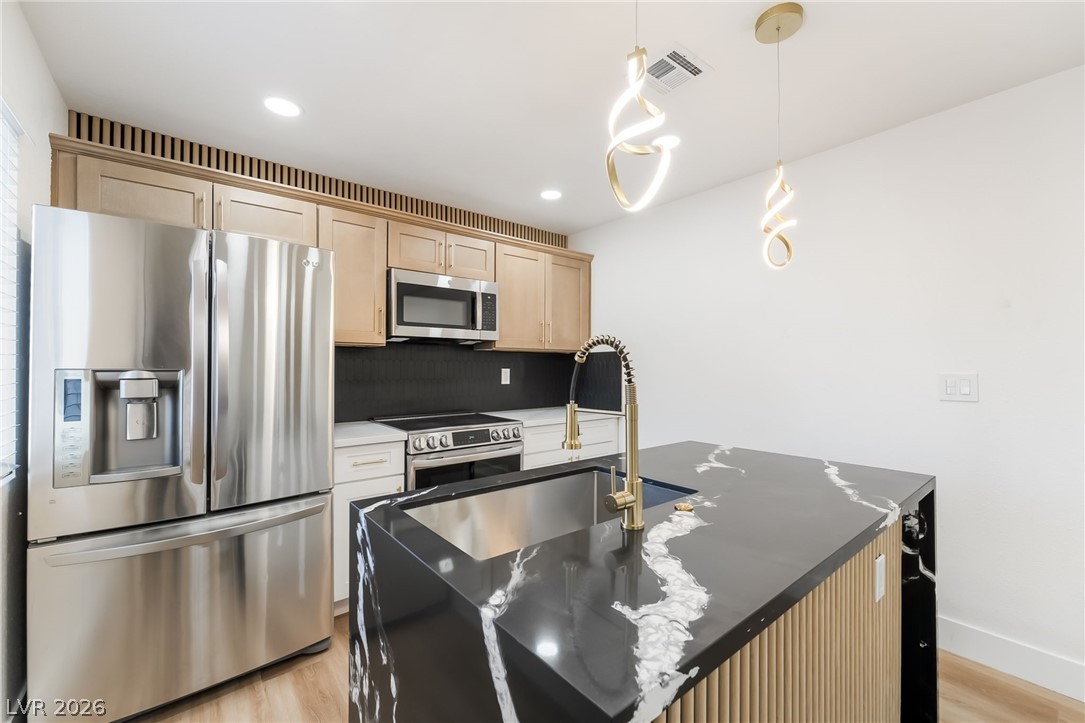 5332 River Glen Drive 400 Property Photo 1