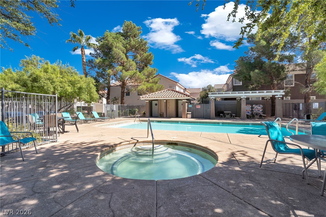 1409 Sycamore Spring Court Property Photo 3