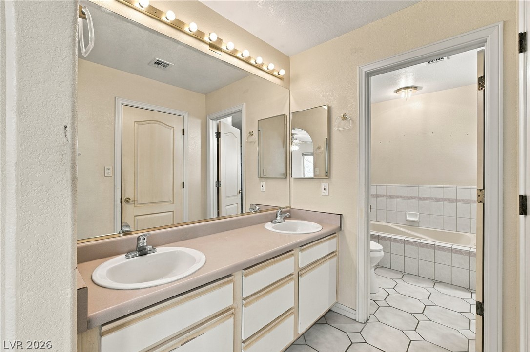 921 Primrose Lane Property Photo 14