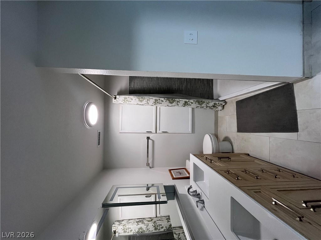 659 D Property Photo 14