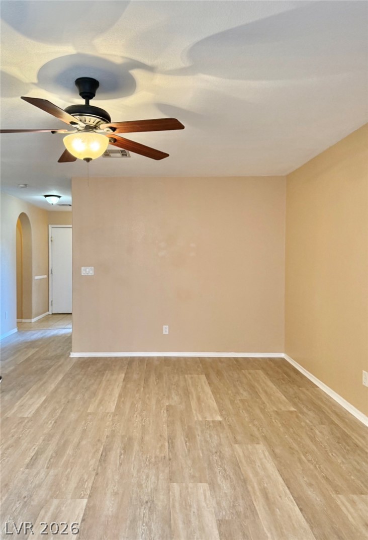 9619 Grapeland Avenue Property Photo 4