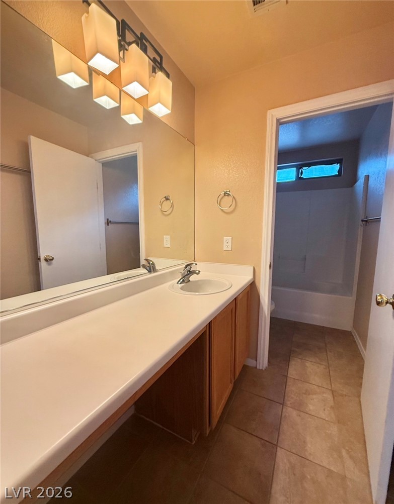 9619 Grapeland Avenue Property Photo 5