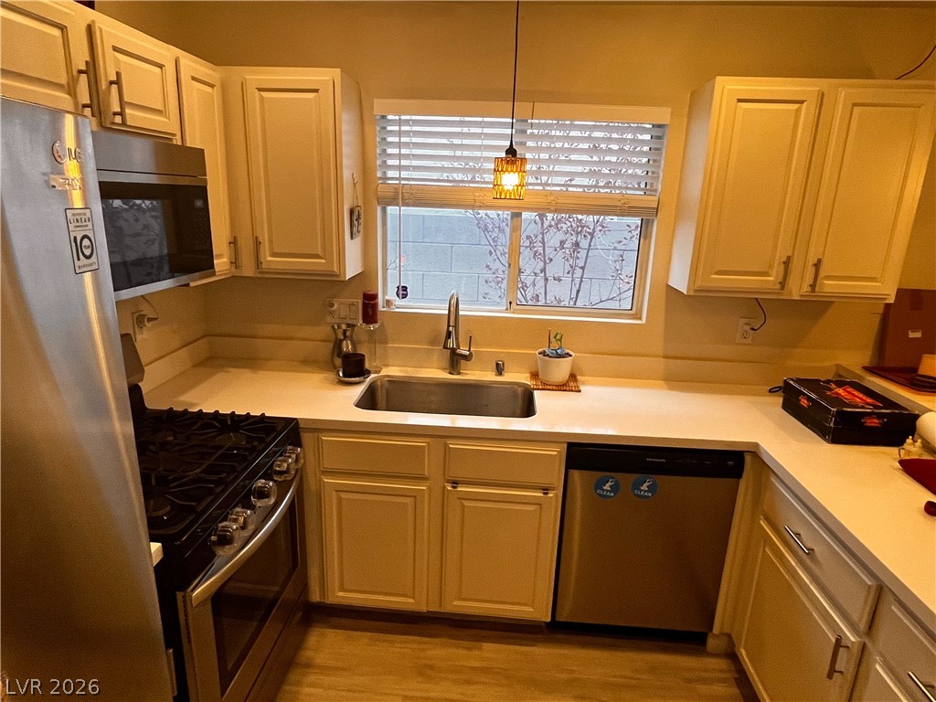 932 Rainbow Rock Street Property Photo 15