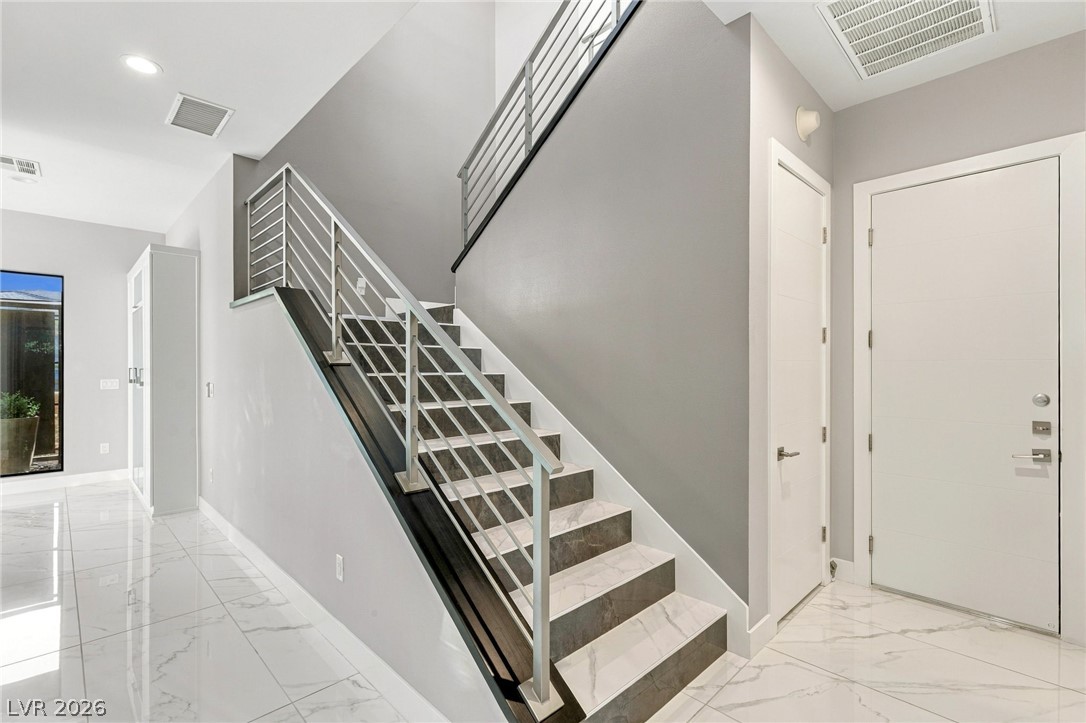 38 Grey Feather Drive Property Photo 16