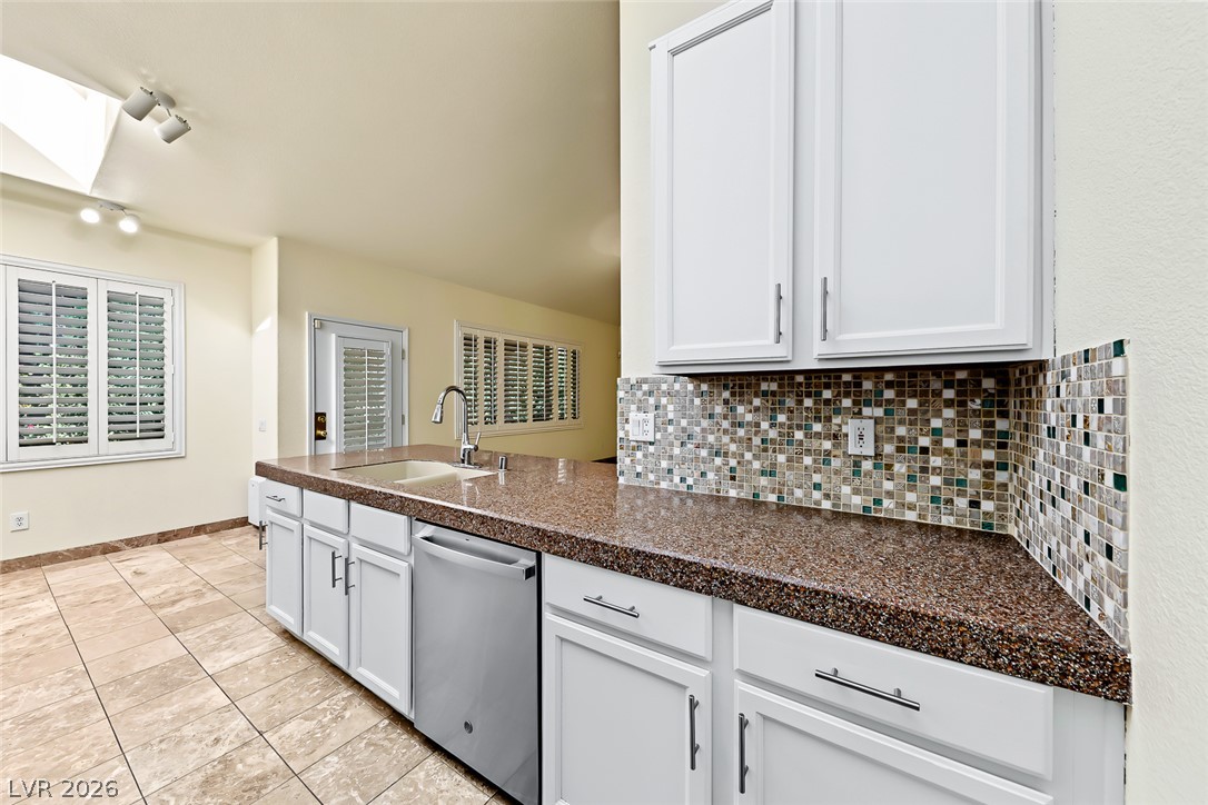 8636 Stone Harbor Avenue Property Photo 10