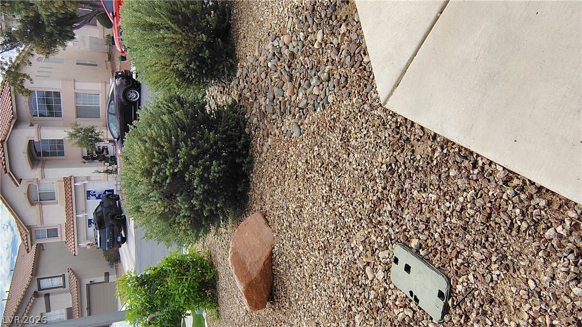 898 South Dancing Rain Court Property Photo 4