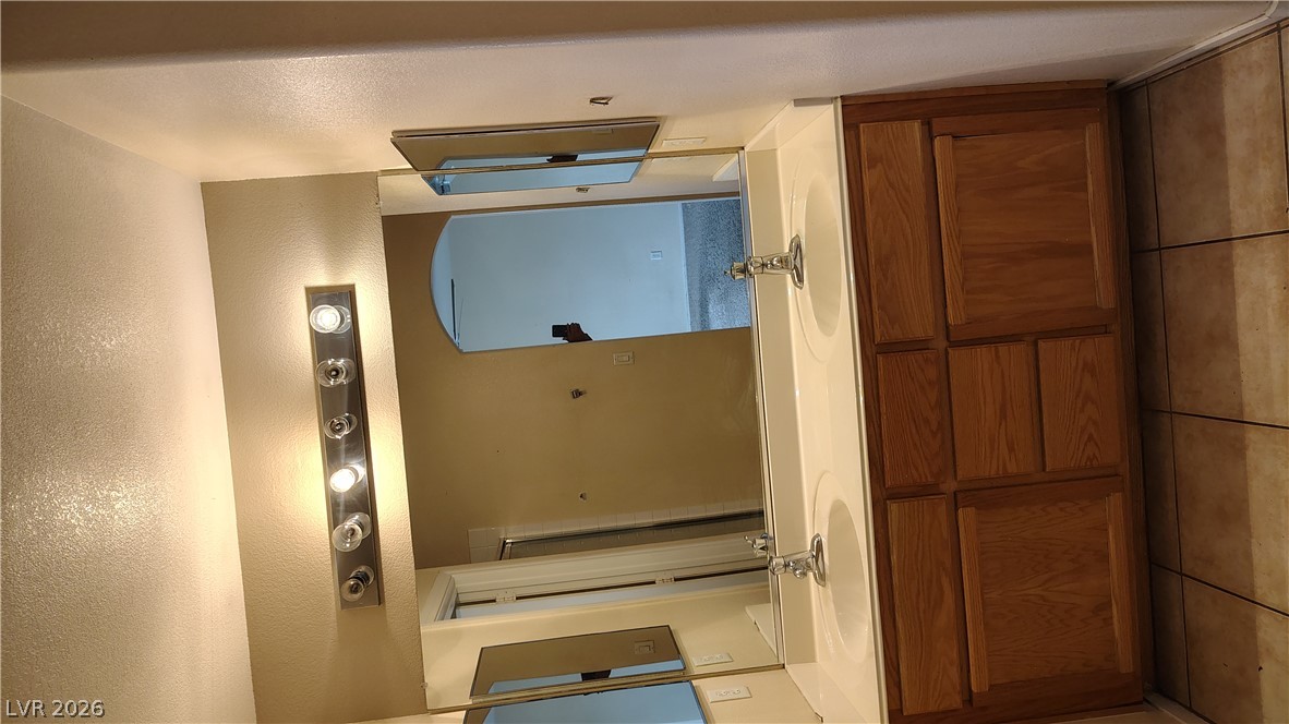 898 South Dancing Rain Court Property Photo 28