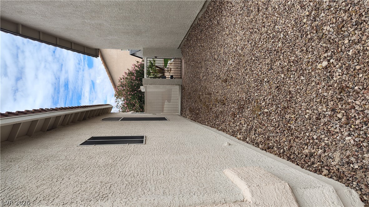 898 South Dancing Rain Court Property Photo 46