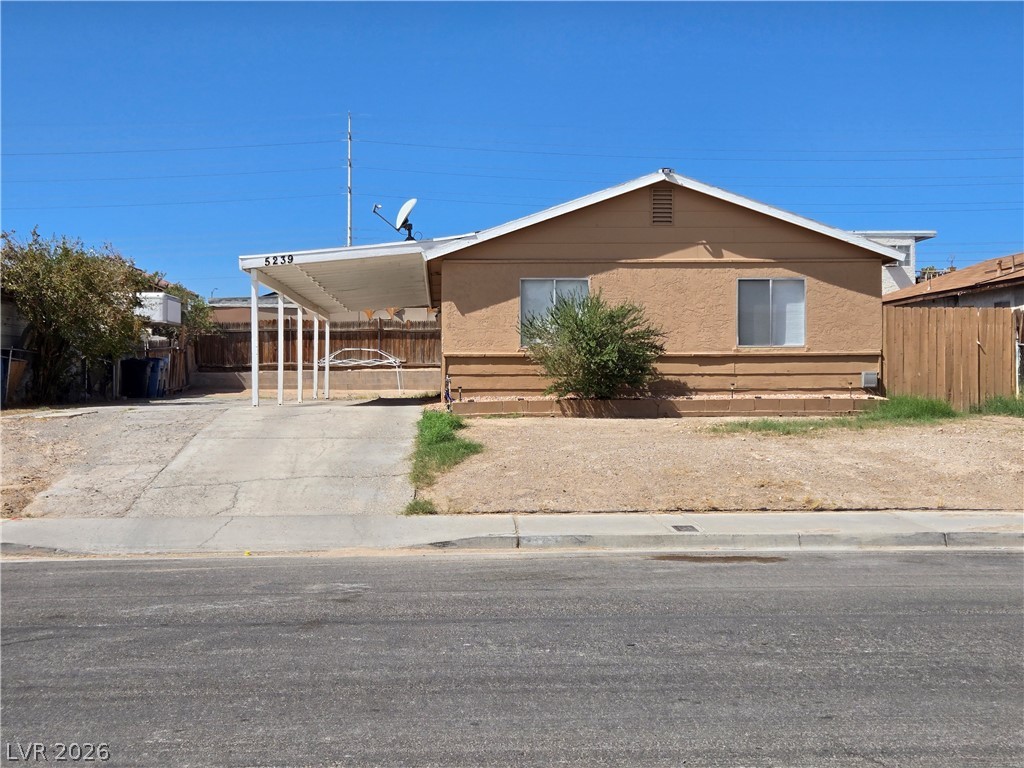 5239 Erin Circle Property Photo 2