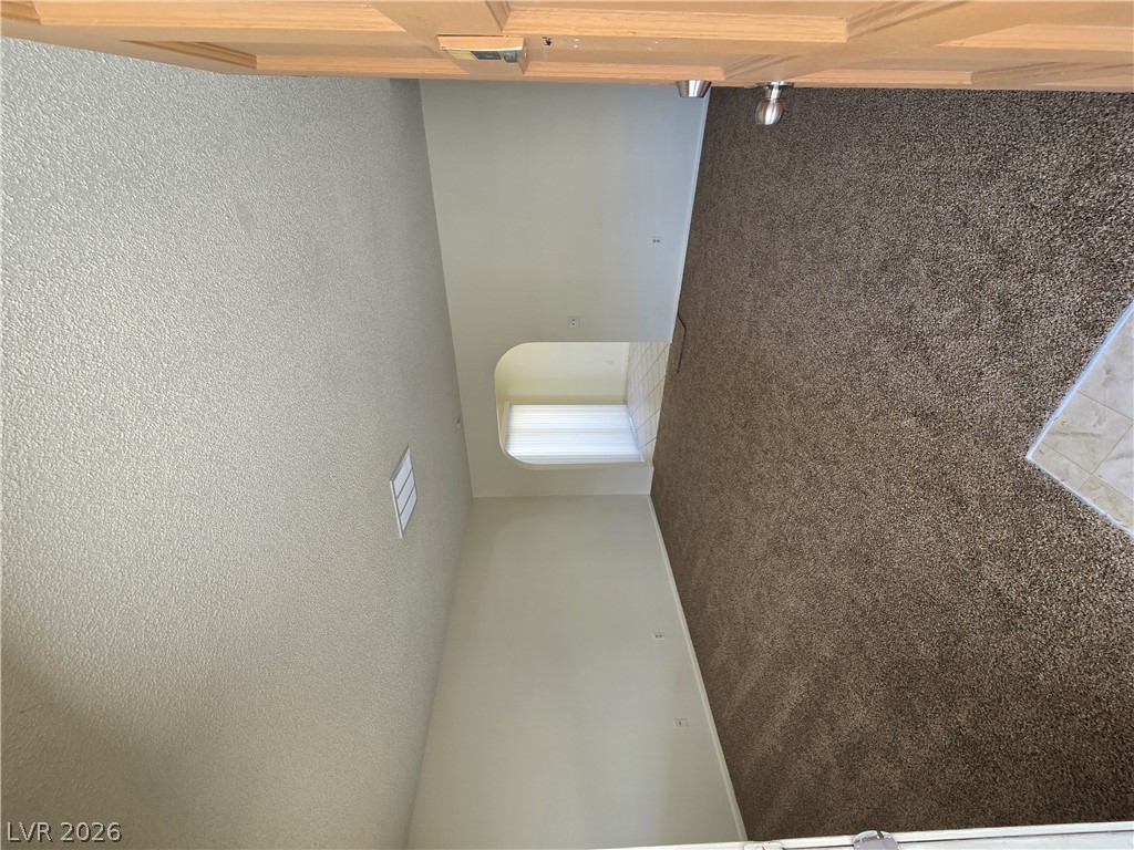 5239 Erin Circle Property Photo 3