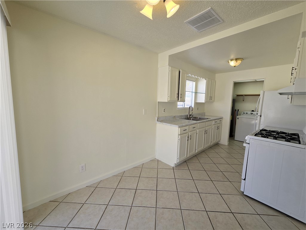 5239 Erin Circle Property Photo 6