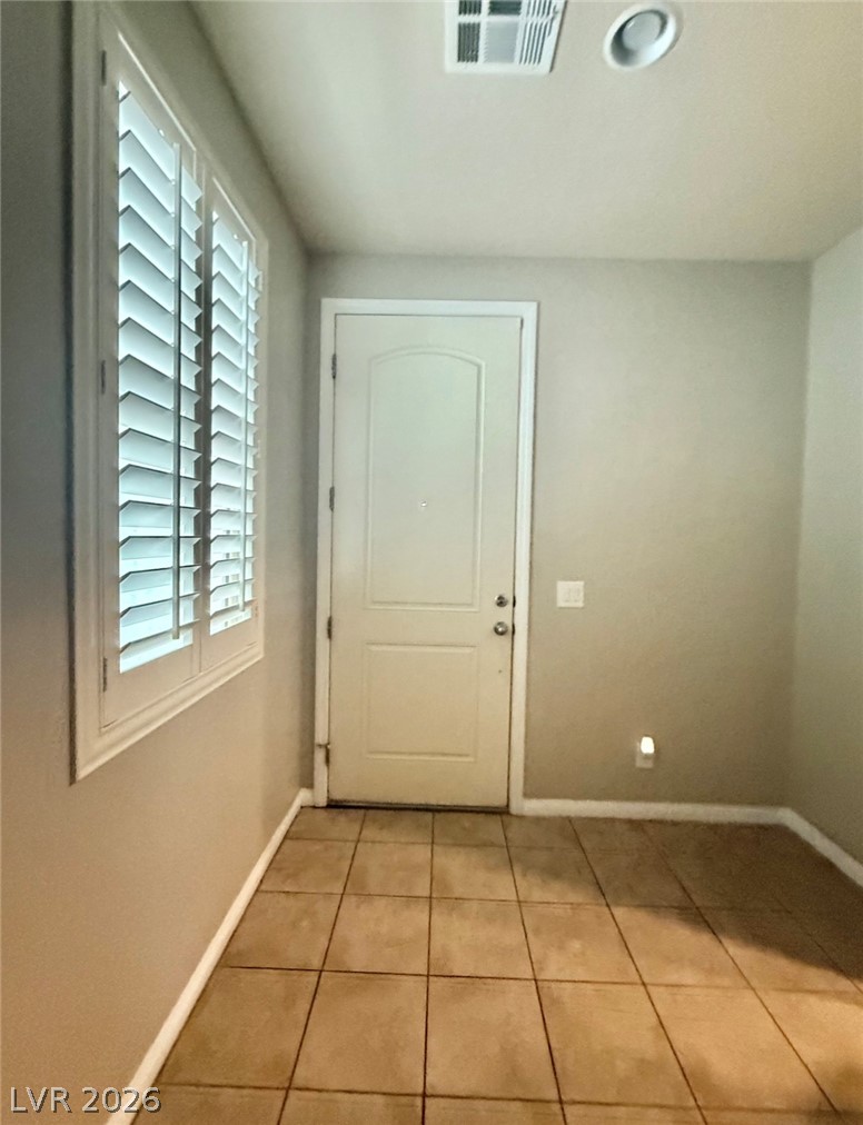 925 Kimbark Avenue Property Photo 11