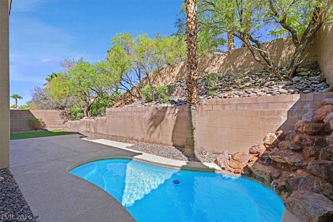 506 Copper View Street Property Photo 8
