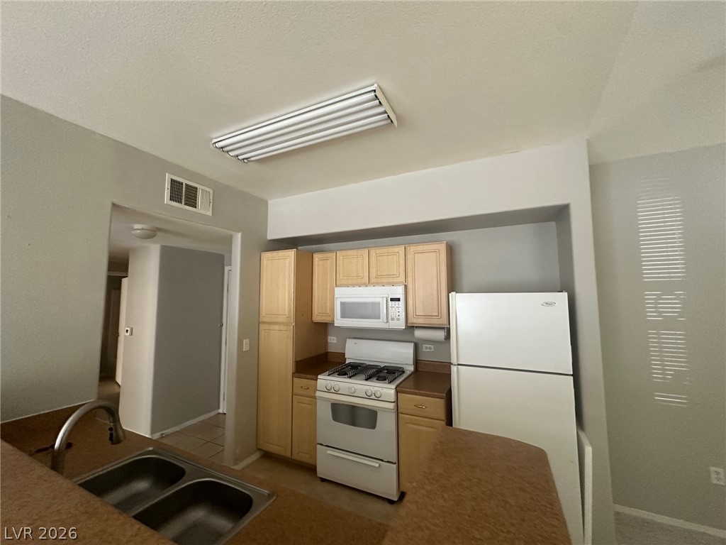 8250 North Grand Canyon Drive 1065 Property Photo 8