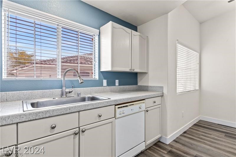 352 Amber Pine Street 201 Property Photo 5