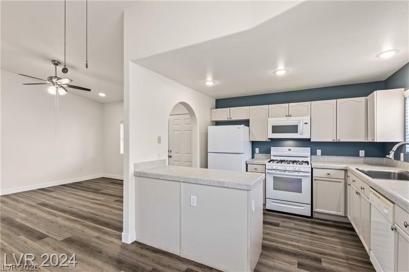 352 Amber Pine Street 201 Property Photo 6