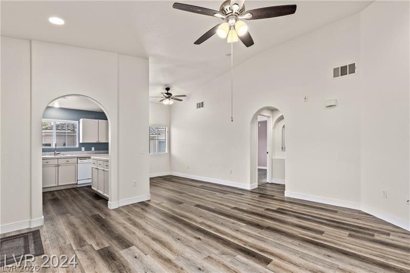 352 Amber Pine Street 201 Property Photo 8