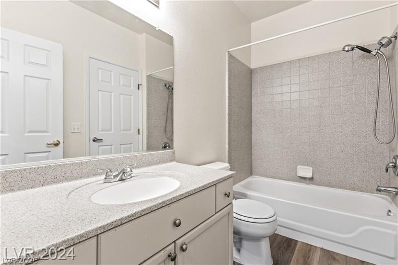 352 Amber Pine Street 201 Property Photo 15