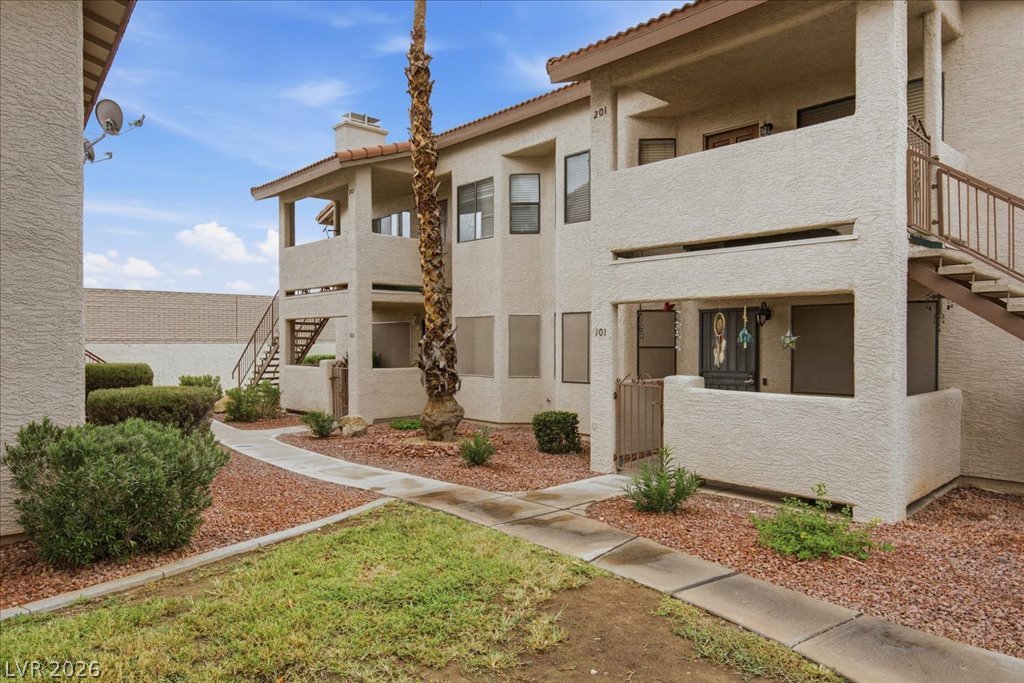753 Rock Springs Drive 102 Property Photo 4