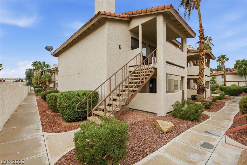 753 Rock Springs Drive 102 Property Photo 5