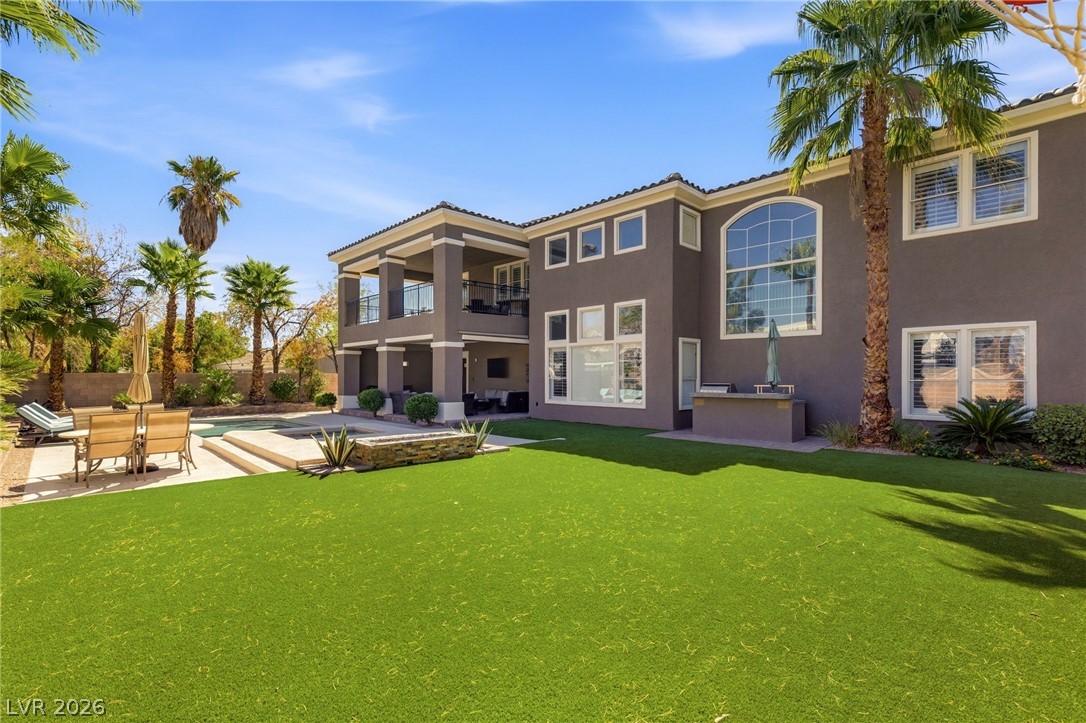 8052 Dark Hollow Place Property Photo 6