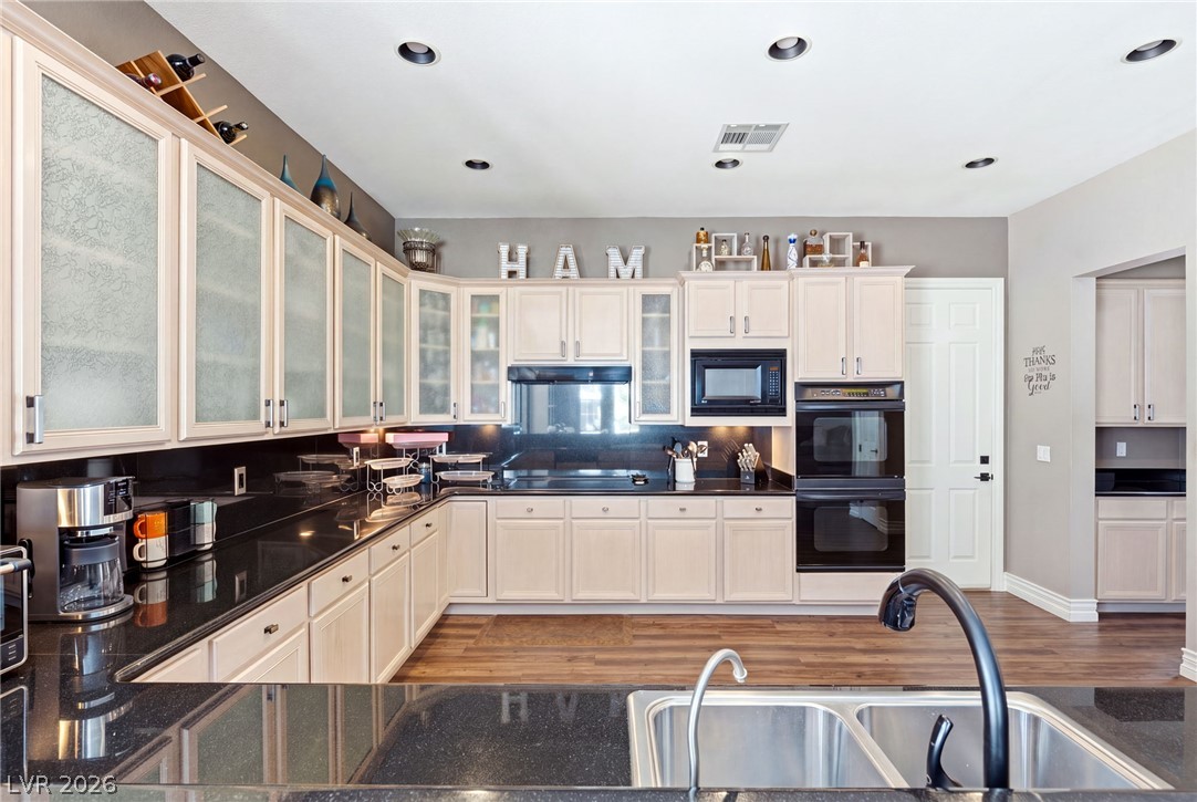 8052 Dark Hollow Place Property Photo 25