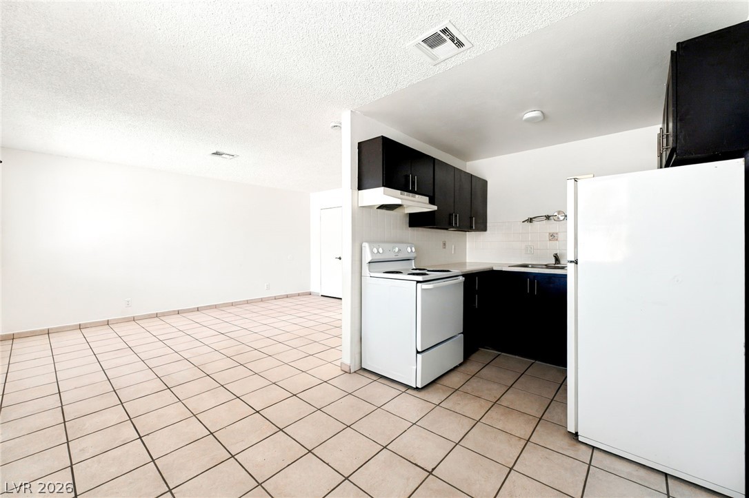 2553 Ellis Street Property Photo 3