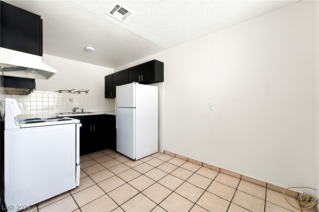 2553 Ellis Street Property Photo 5
