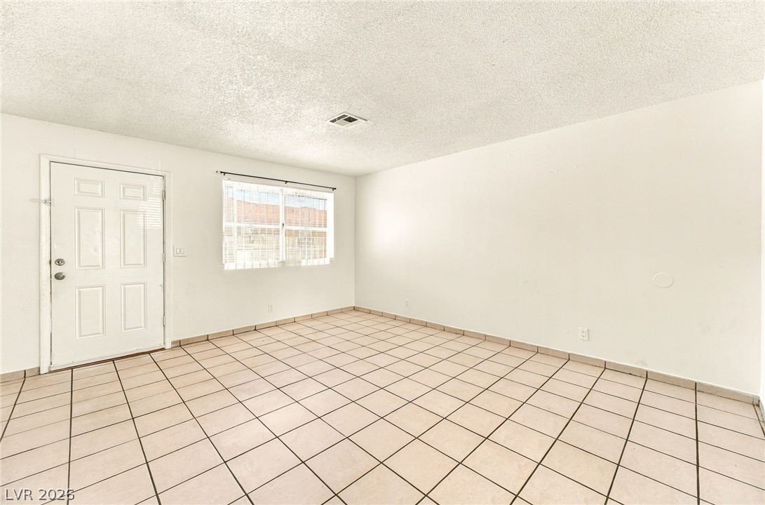 2553 Ellis Street Property Photo 11