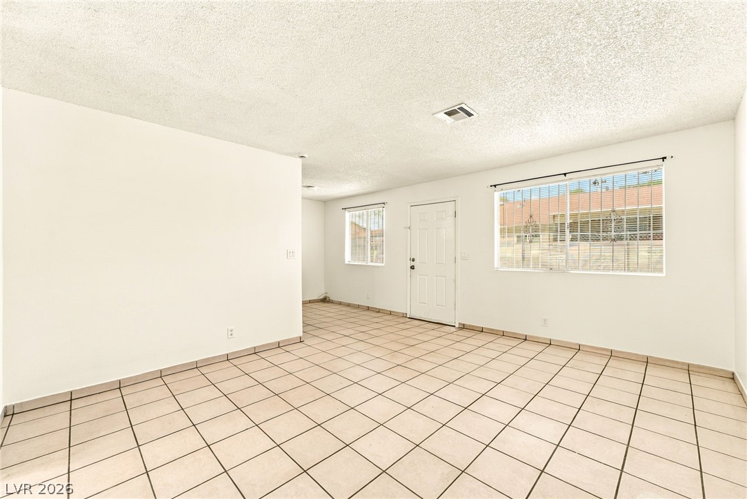 2553 Ellis Street Property Photo 12