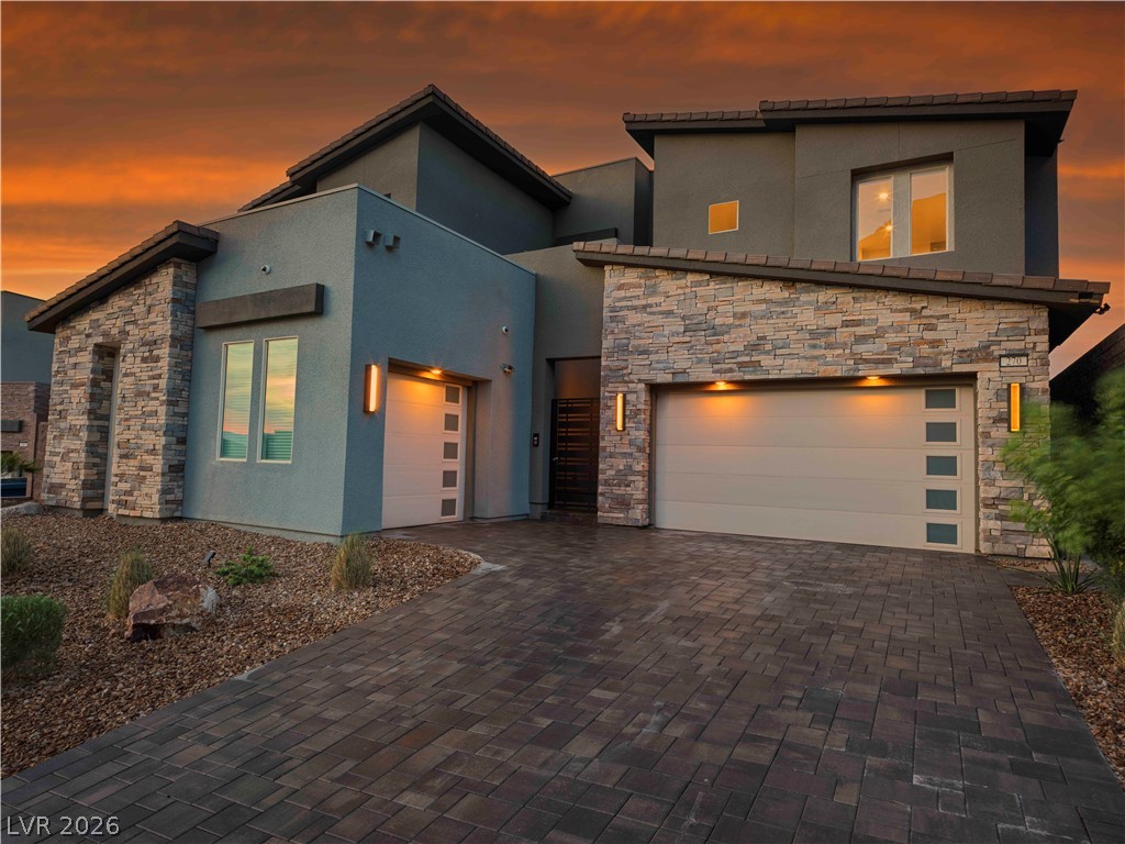 270 Shaded Canyon Drive Property Photo 2