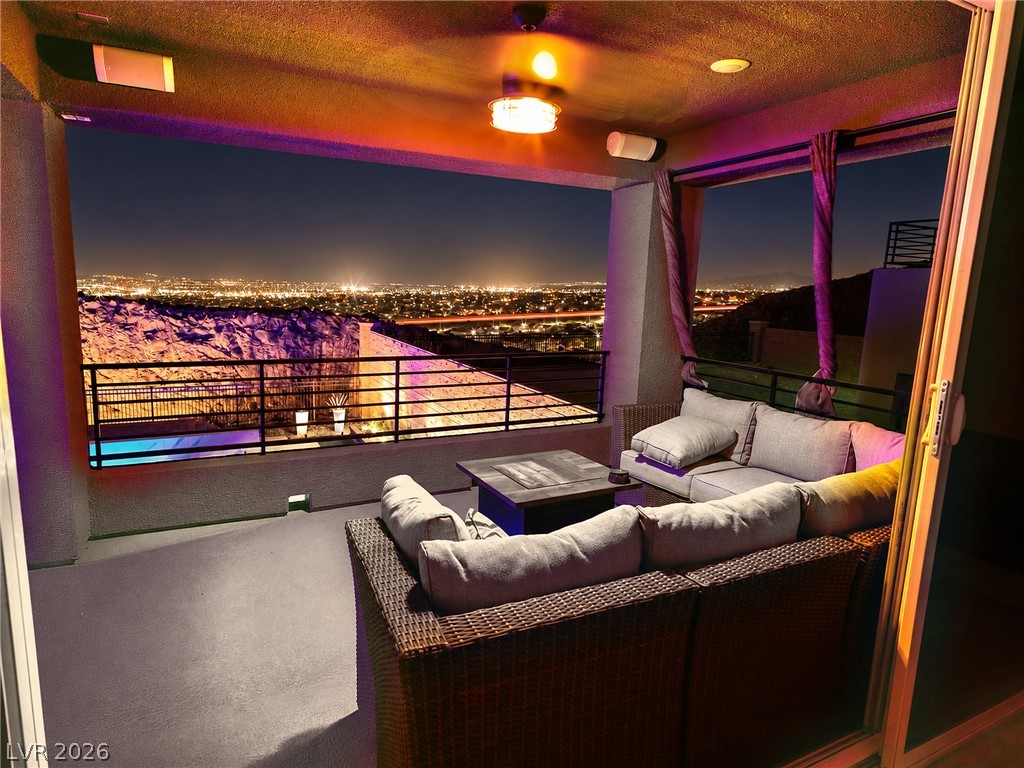 270 Shaded Canyon Drive Property Photo 14