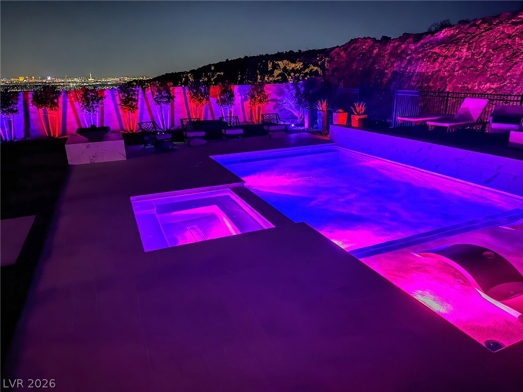 270 Shaded Canyon Drive Property Photo 32
