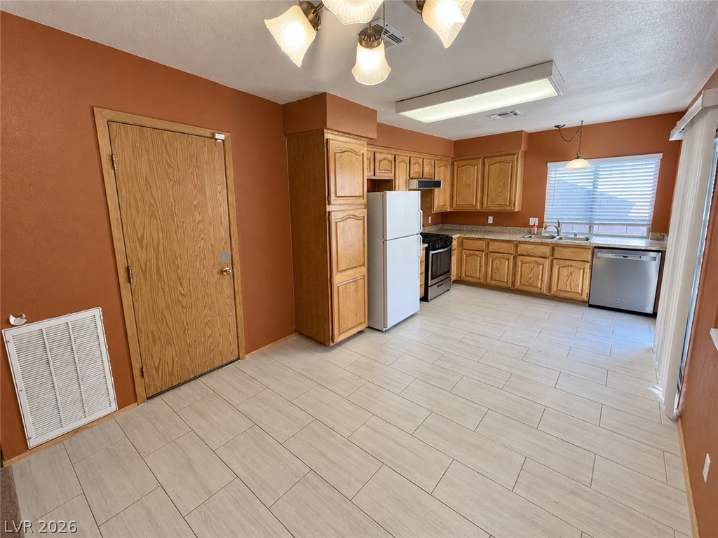 325 West Chesapeake Way Property Photo 22