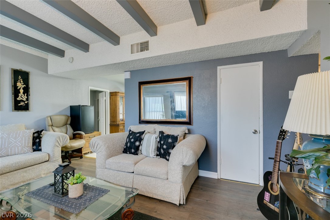 1325 Ardmore Street Property Photo 4