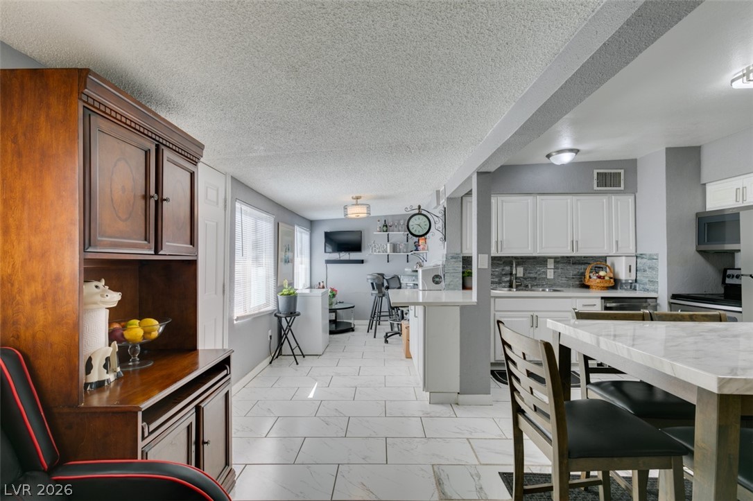 1325 Ardmore Street Property Photo 14