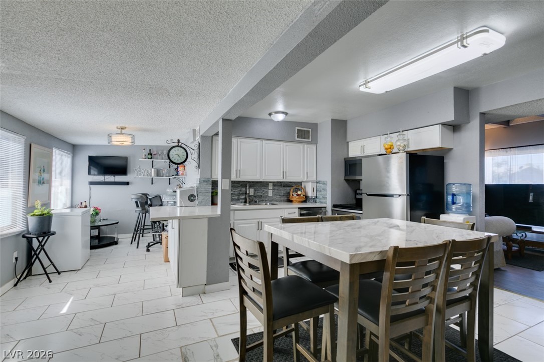1325 Ardmore Street Property Photo 15